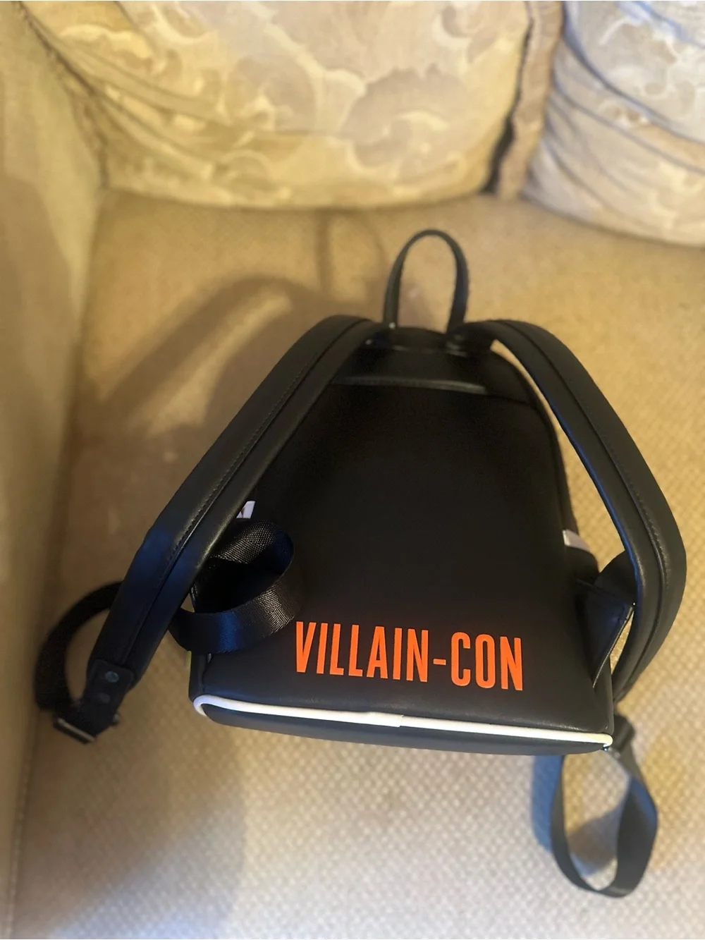 Universal Studio Loungefly Despicable Me Villain-Con Minion Backpack NWOT Stuart